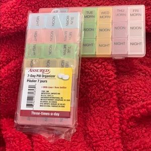2 NEW PILL ORGANIZERS